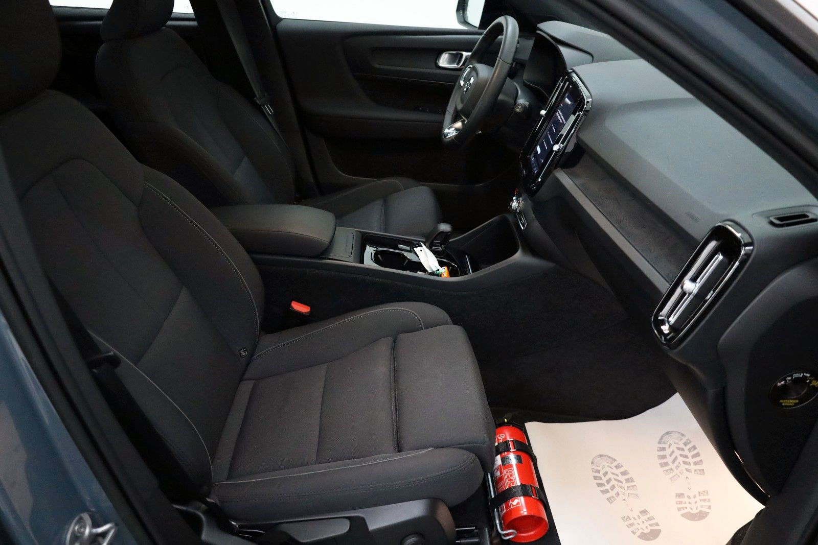 Fahrzeugabbildung Volvo XC40 Plus Recharge Navi,SH,StandHZ,Kamera,ACC