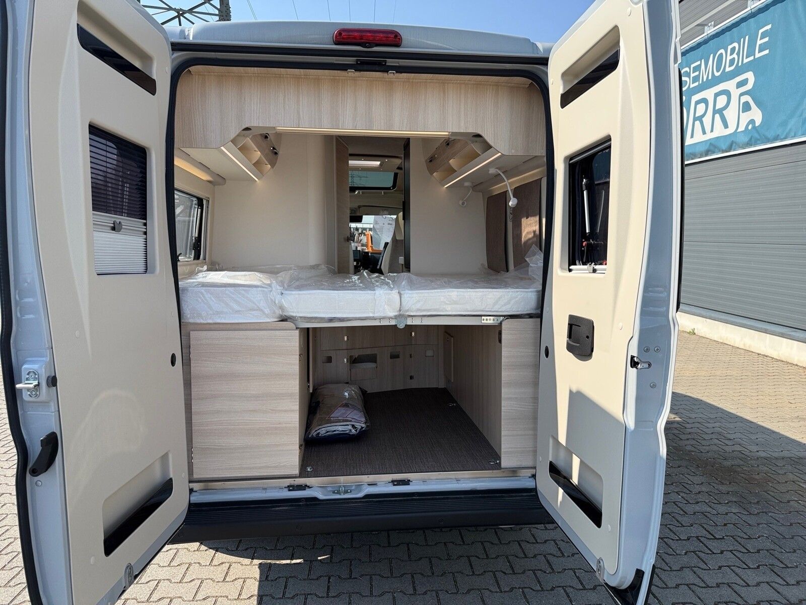 Fahrzeugabbildung Eura Mobil Van V 595 HB Mondial Plus- & Fahrassistenzpaket