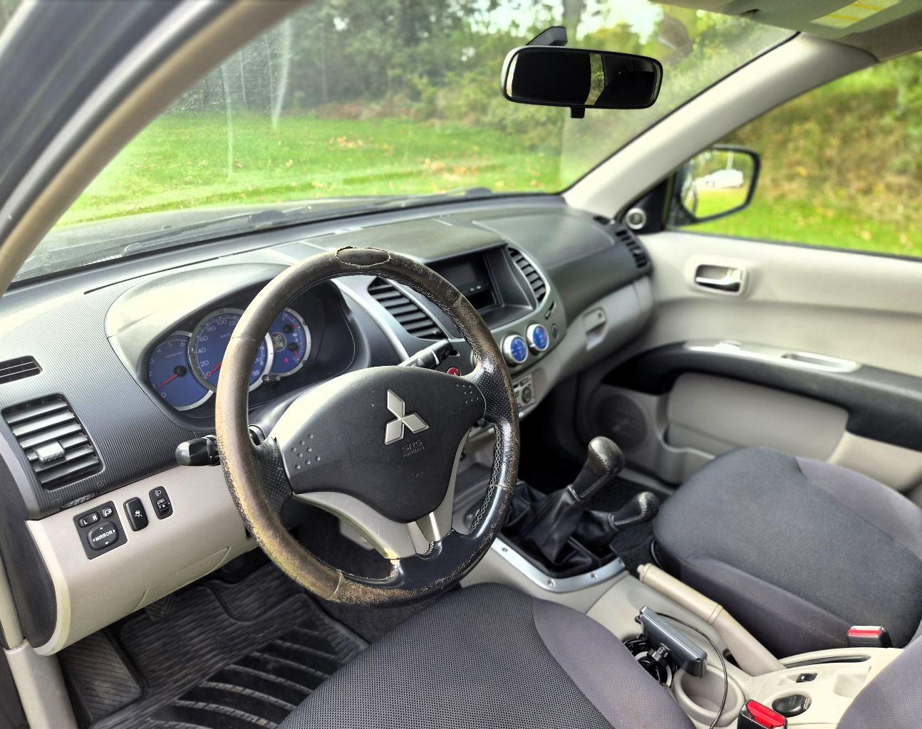 MITSUBISHI L200 2.5 DI-4WD CLIM ATTELAGE | 136 ch | 4X4 | BVM | VOLANT EN CUIR