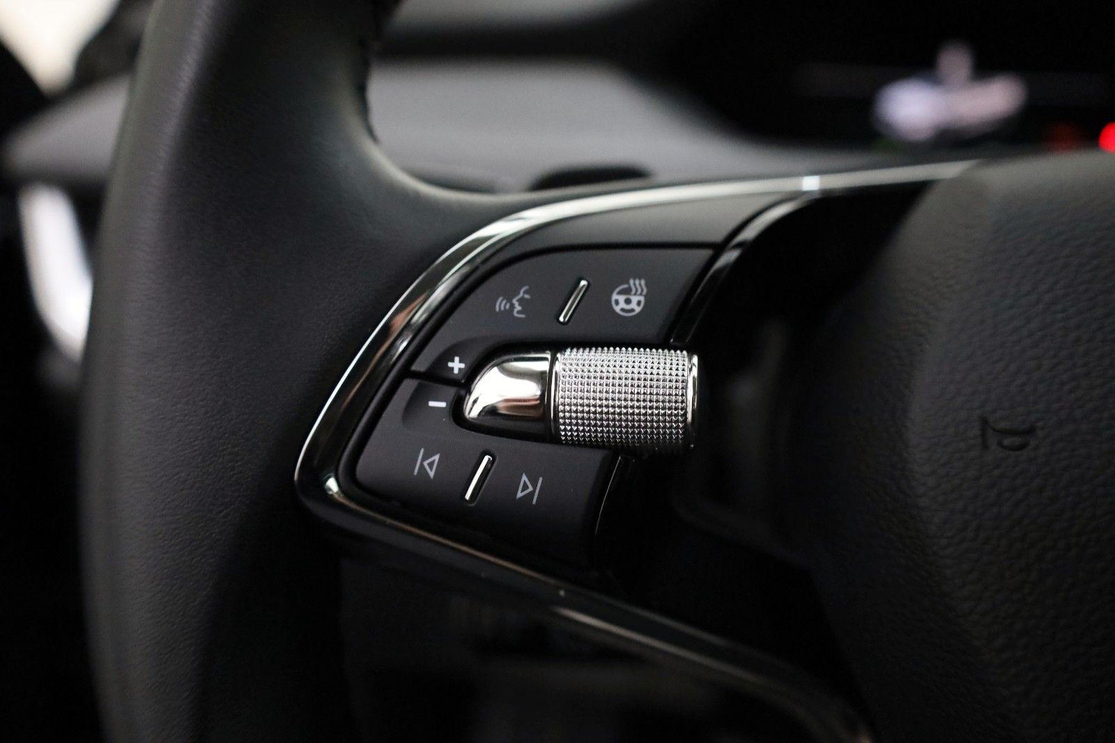 Fahrzeugabbildung SKODA Enyaq 80 Loft ,T.Leder,Navi,LED,SH,Kamera,AHK