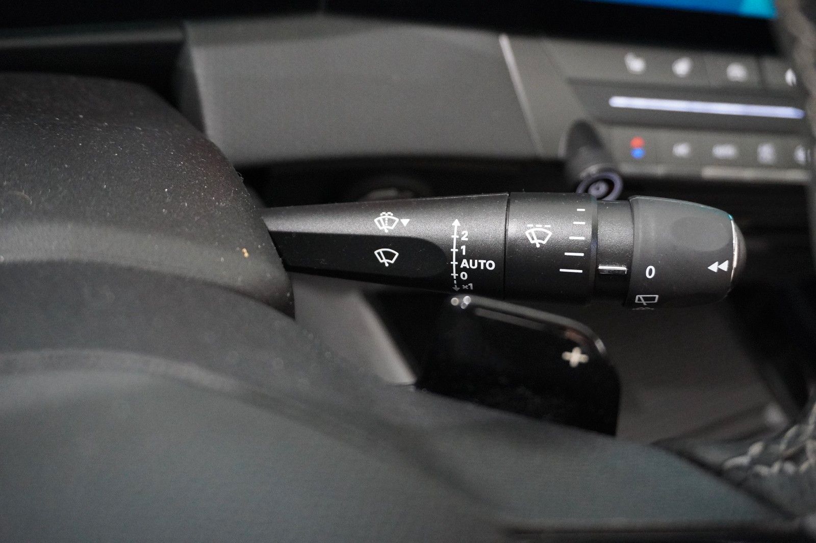 Fahrzeugabbildung Opel Astra L Lim. 1.6 HYBRID GS SPORT NAVI/360°/SPORT