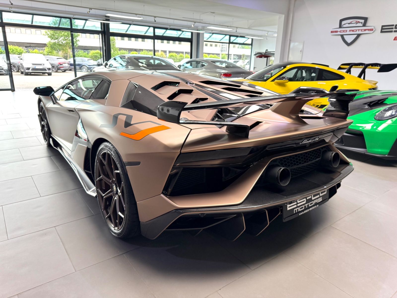 Lamborghini AVENTADOR SVJ V12 FULL CARBON LIFT STYLE GINTANI foto 5