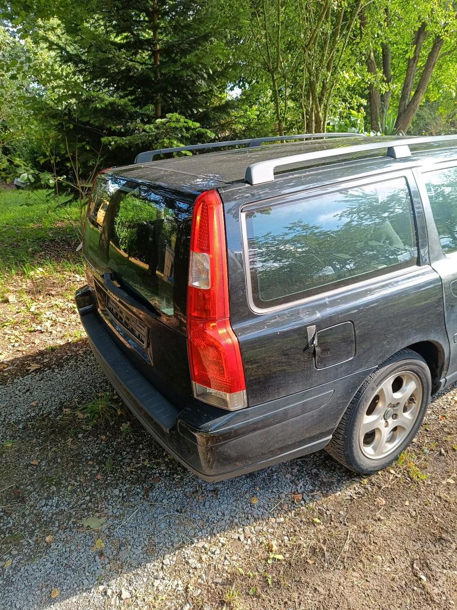 Volvo V70 2005 — engine 170 HP (125kW)