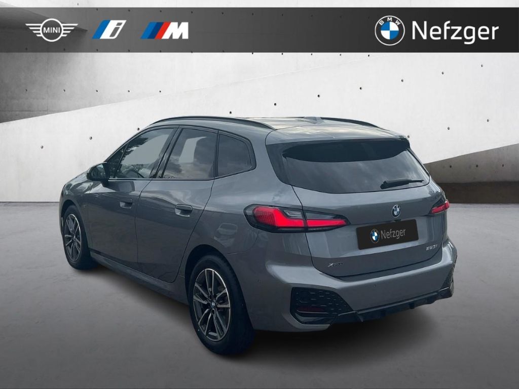 BMW 223 Active Tourer i xDrive M Paket LED AHK H&K H foto 3