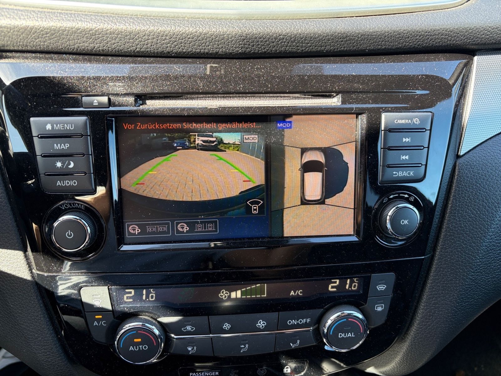Fahrzeugabbildung Nissan Qashqai 1.3 DIG-T 103 kW Tekna + 4x2*Navi*360°Ka