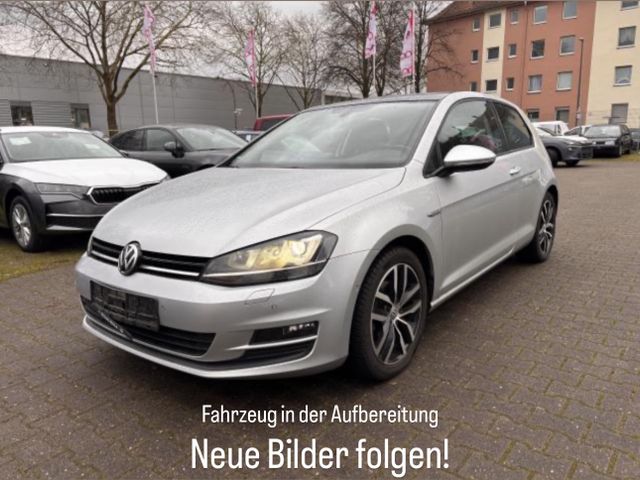 Volkswagen Golf VII Lim. Cup*Pano*Navi*Xenon*Shz*BT*PDC*