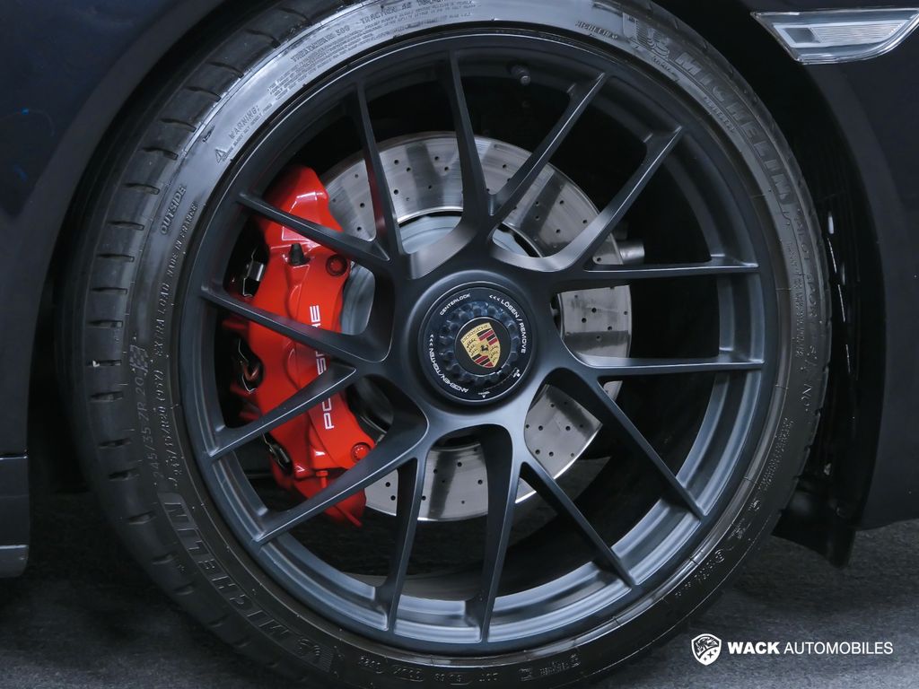 PORSCHE 911 2018