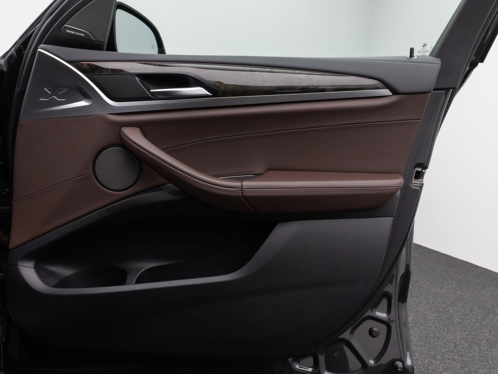 Fahrzeugabbildung ALPINA XD4 360°HUD DAB H/K Belüftung Komfort Alarm 20Zl