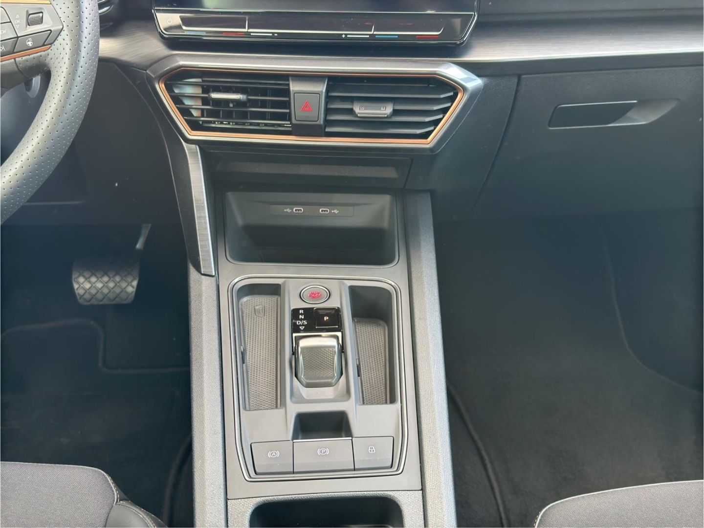 Formentor 1.5TSI 110kW DSG LED GJR ACC Parklenka