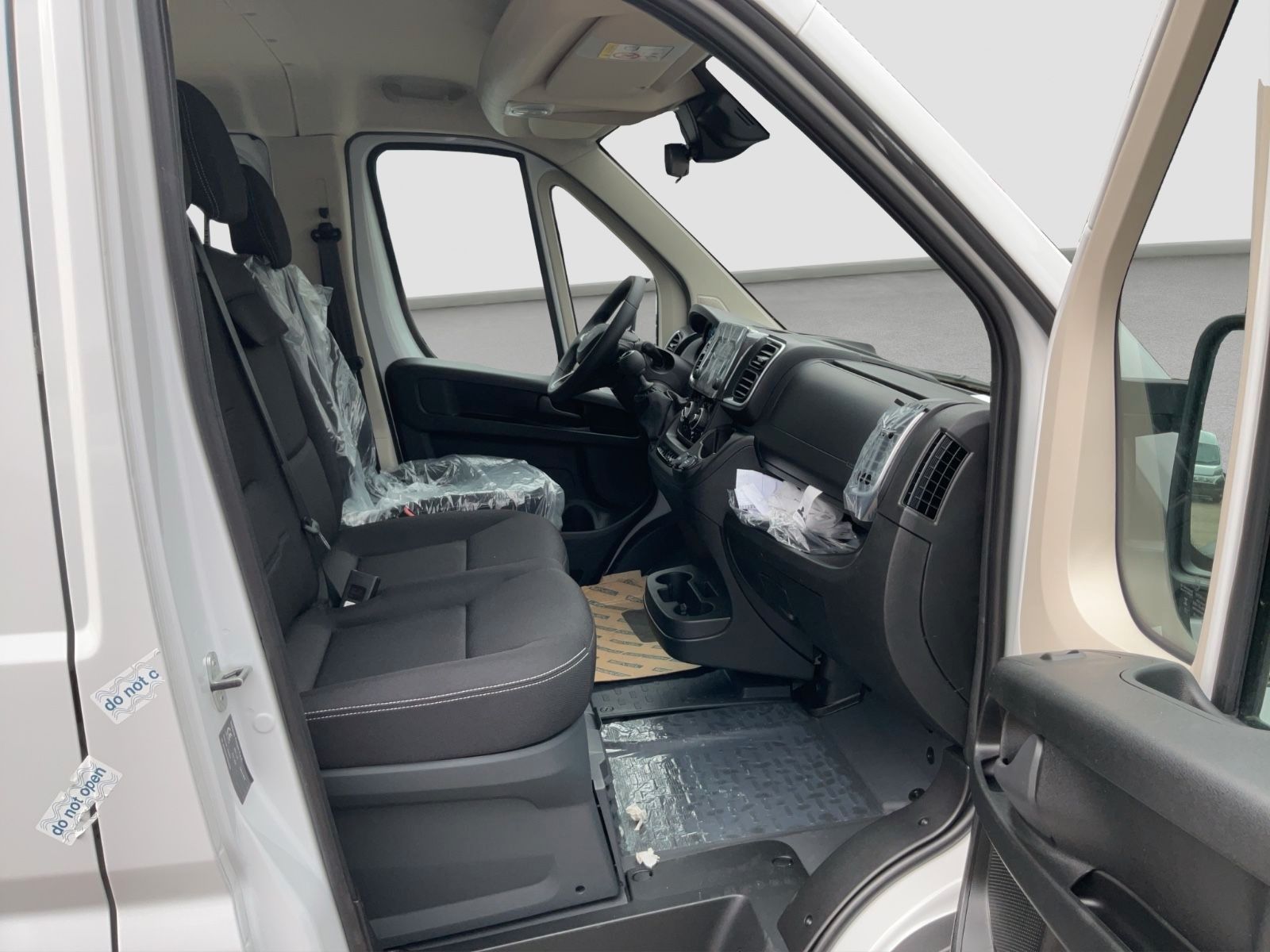 Fahrzeugabbildung Fiat Ducato 3- Seiten- Kipper Doppelkabine L3 140 PS