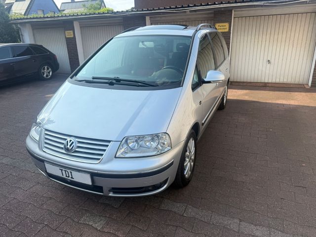Volkswagen Sharan 2.0 TDI Sportline 7-SITZ PDC ALU EGSD 1.H
