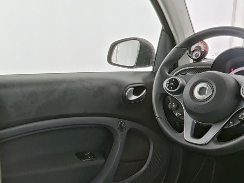 Fahrzeugabbildung Smart Smart Fortwo EQ Passion EXCLUSIVE+22-KWBORDLADE