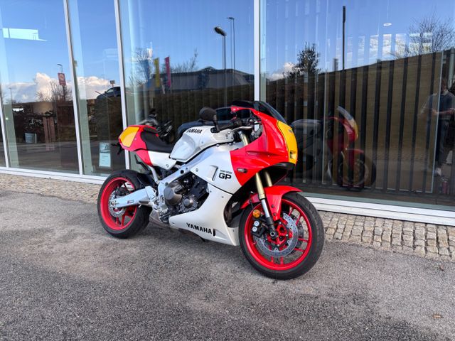 Yamaha XSR 900 GP, Kurzer Kennzeichenhalter,