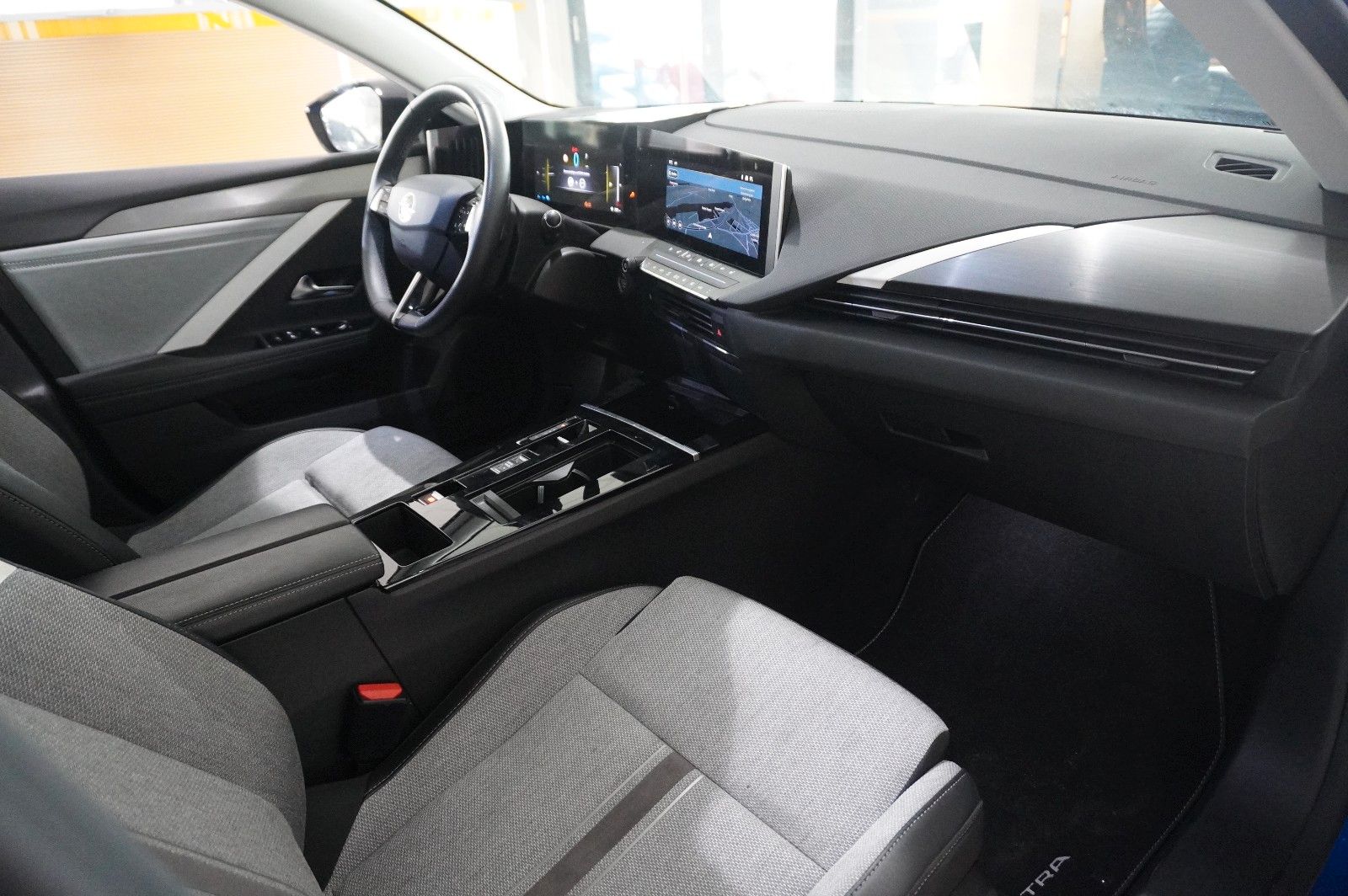 Fahrzeugabbildung Opel Astra L Lim. 1.6 HYBRID ELEGANCE NAVI/LED/SH/AHK