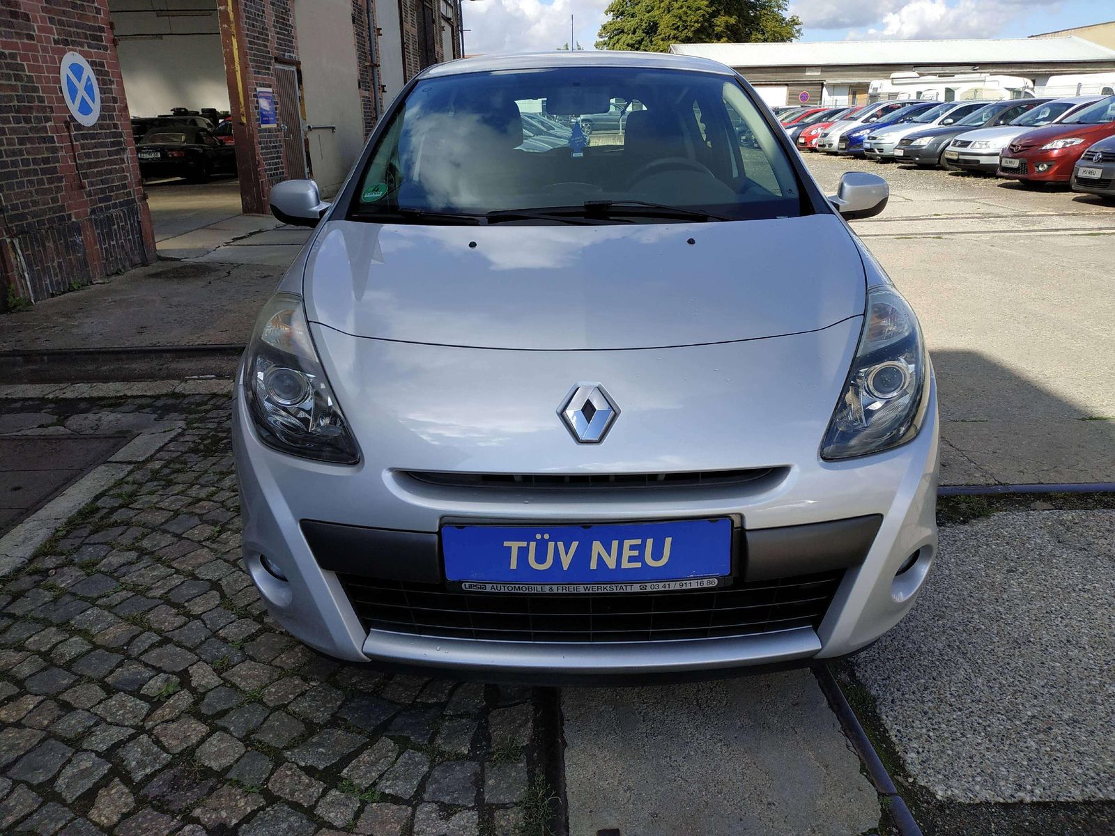 Clio 1.2 Automatik/ TÜV NEU/ 1.Hand/ Alufelgen/  – Bild 2