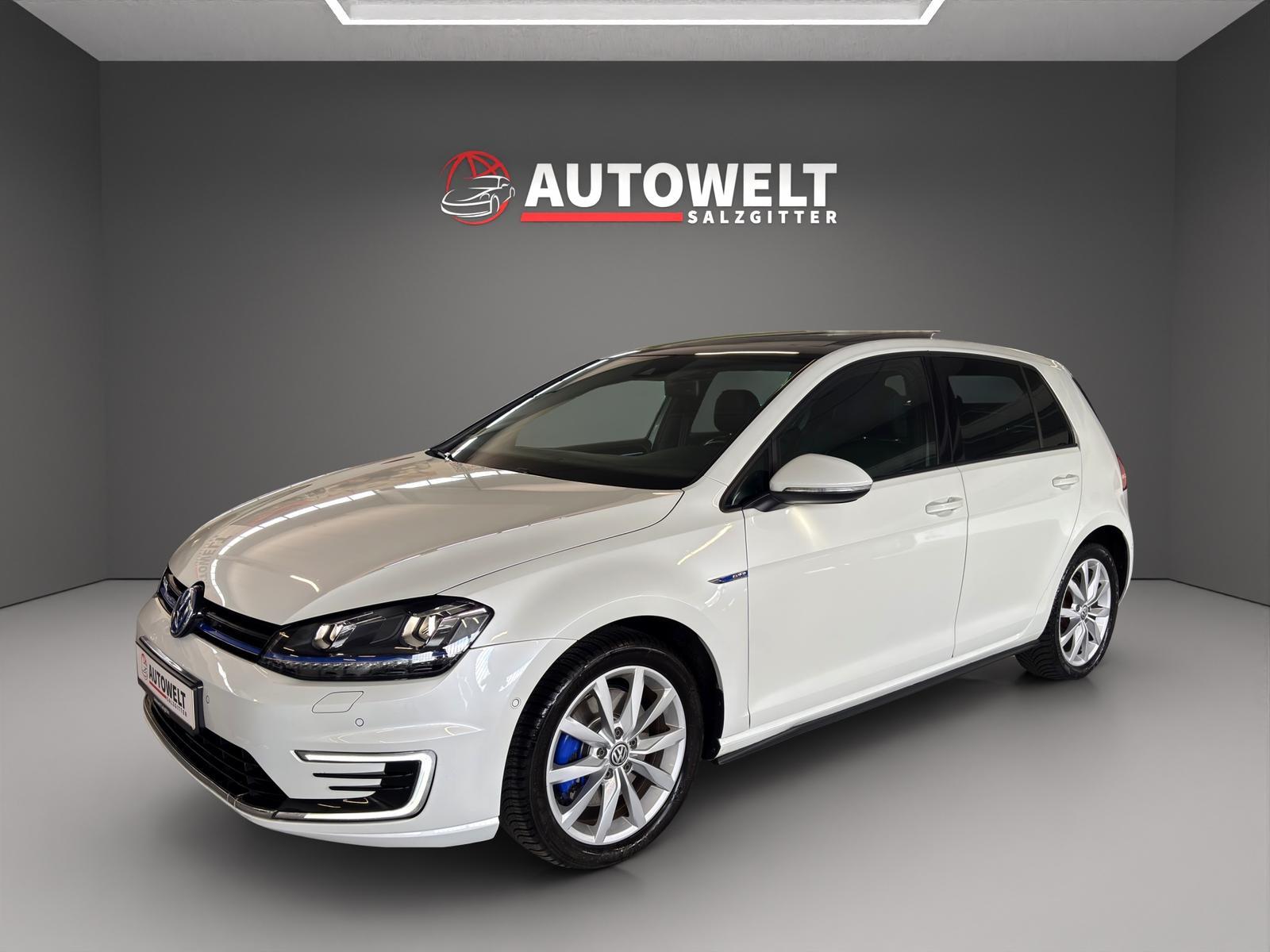 Volkswagen Golf VII 1.4 GTE DSG PANO*AHK*ACC*KAM*NAVI*LEDER