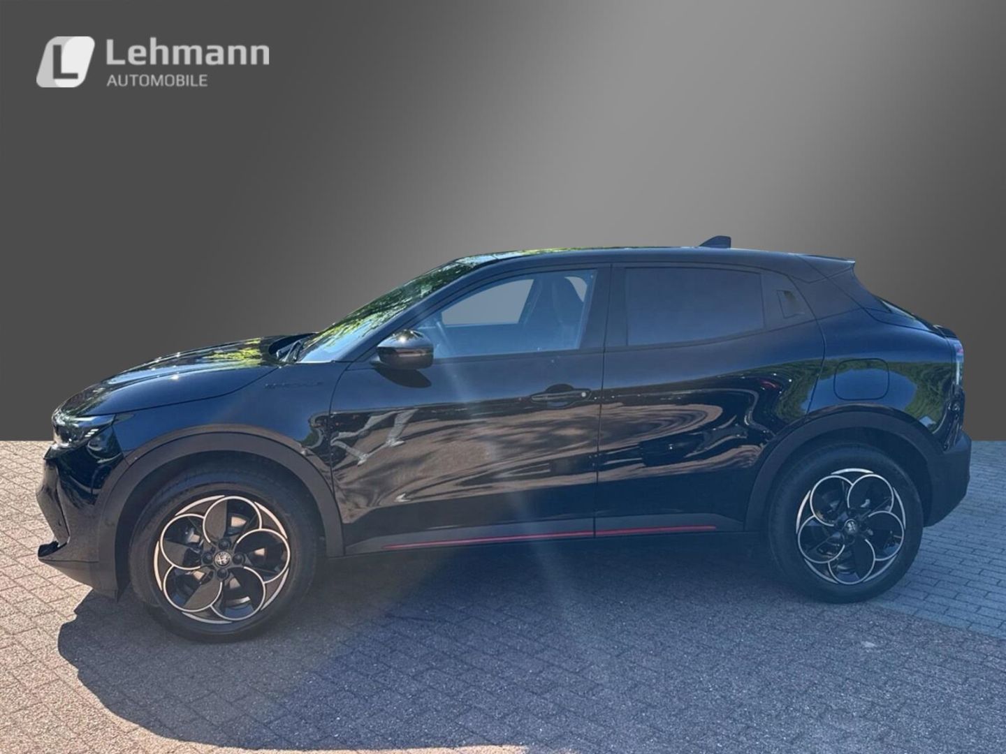 Fahrzeugabbildung Alfa Romeo Junior Elettrica SPECIALE- Panoramadach - sofort