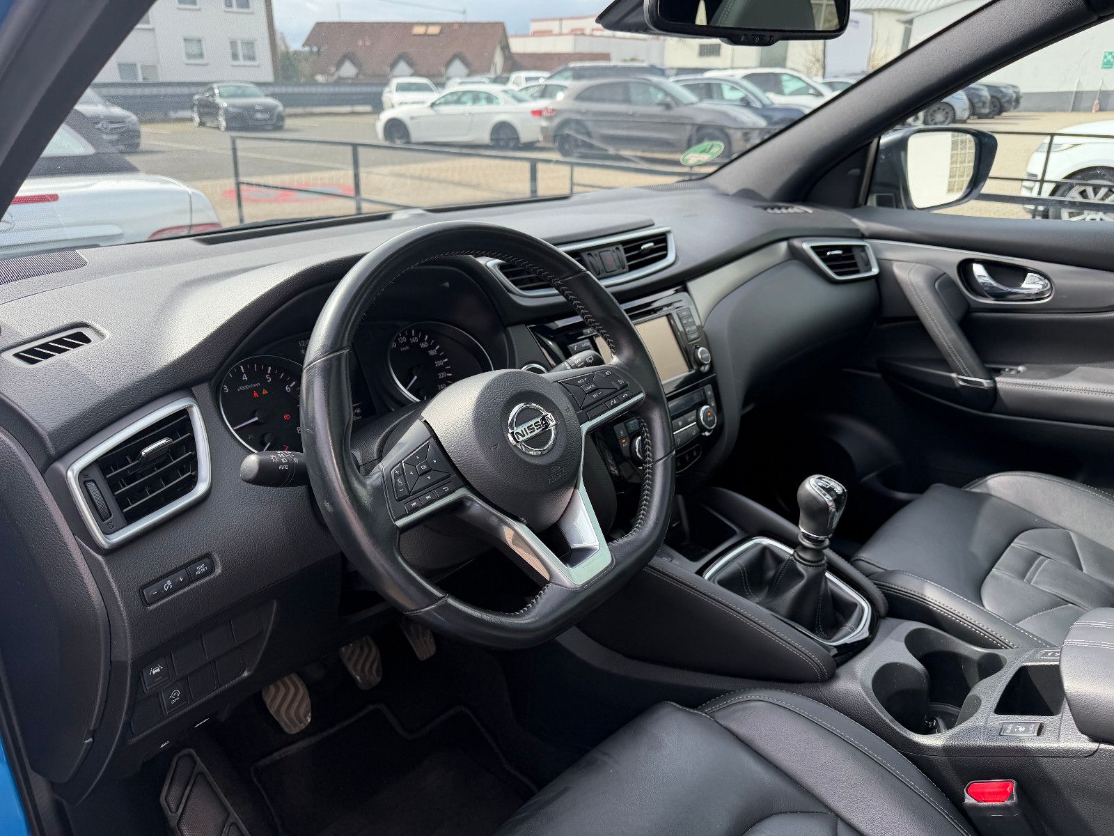 Fahrzeugabbildung Nissan Qashqai Tekna /GLASDACH/360°/MEMORY/NAVI
