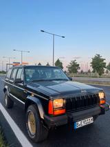 Jeep Cherokee 4.0 (H-Kennzeichen) - Jeep Cherokee mit Benzin-Antrieb: Geländewagen, 4.0