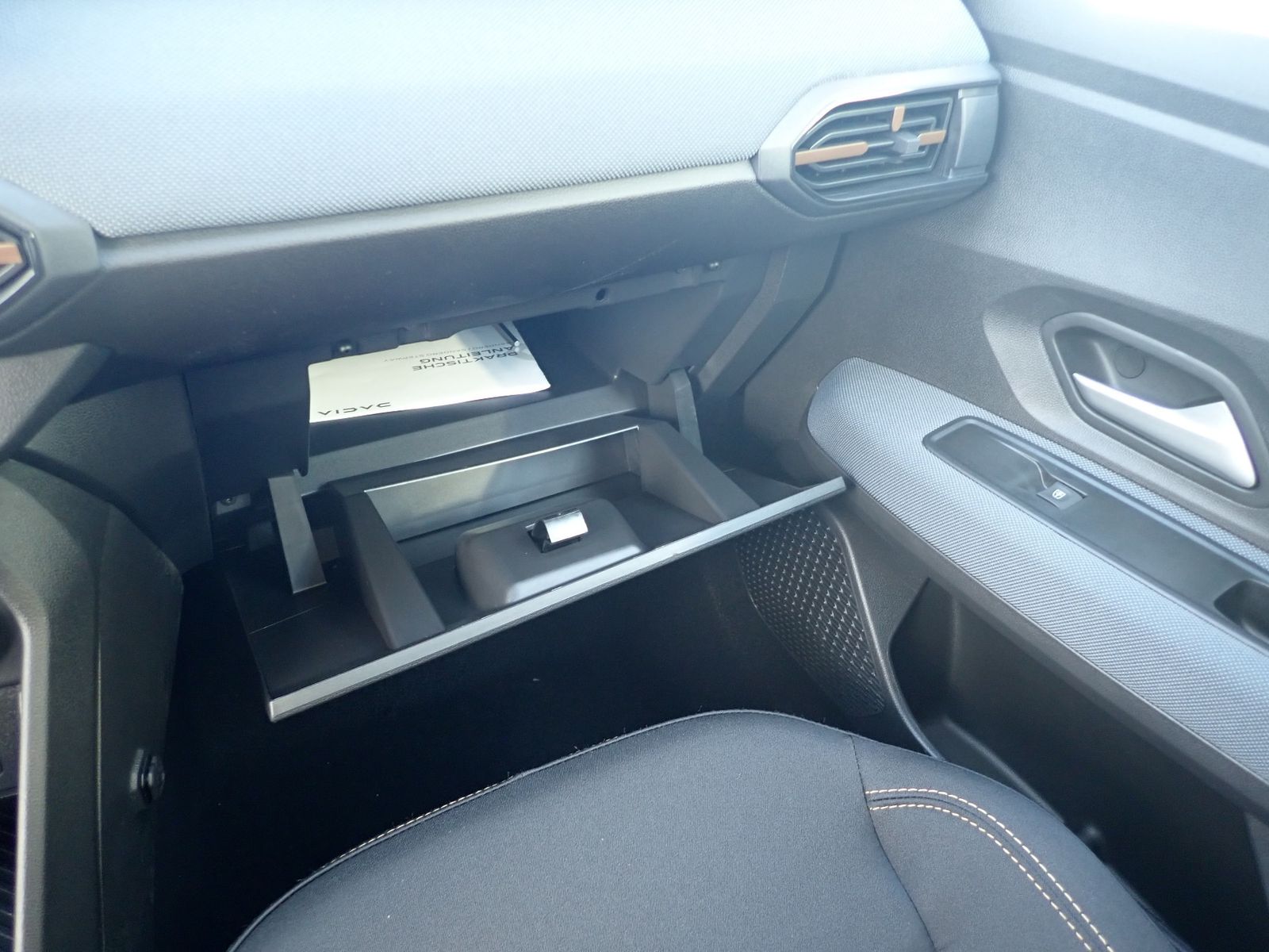 Fahrzeugabbildung Dacia Sandero Stepway Expression TCe 110