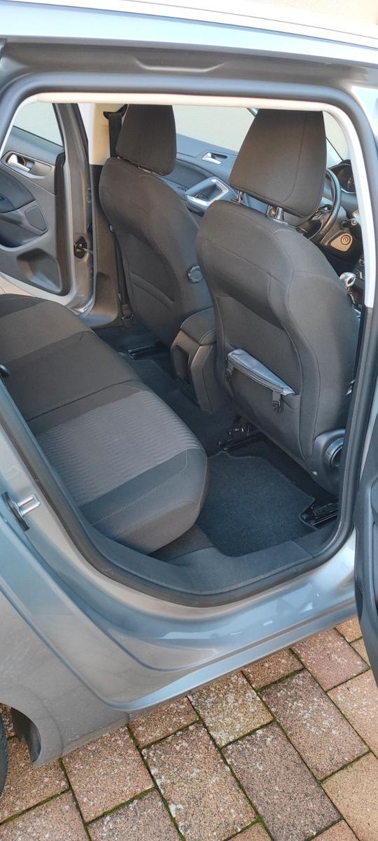 Peugeot 308 2015 — photo 8