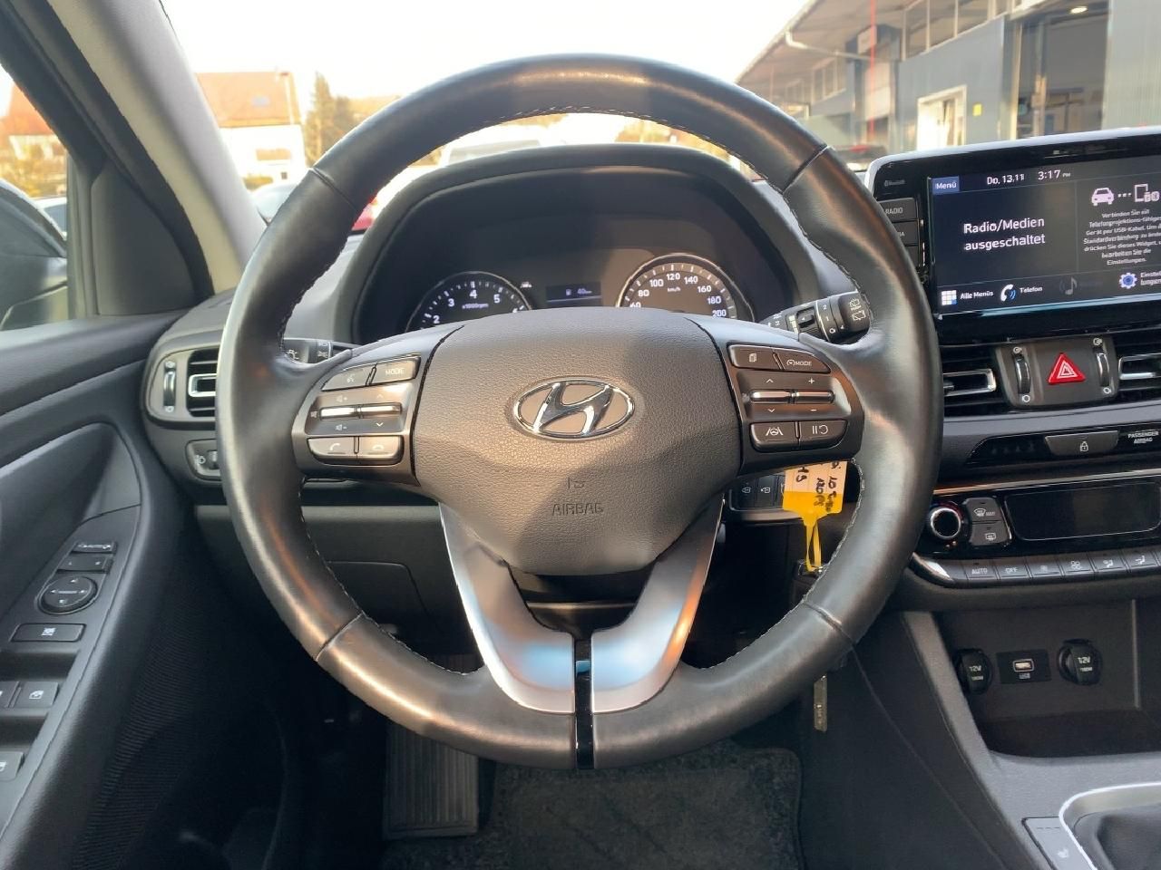 Fahrzeugabbildung Hyundai I30 cw Edition 30 + Funktions-Paket +Kombi-Paket