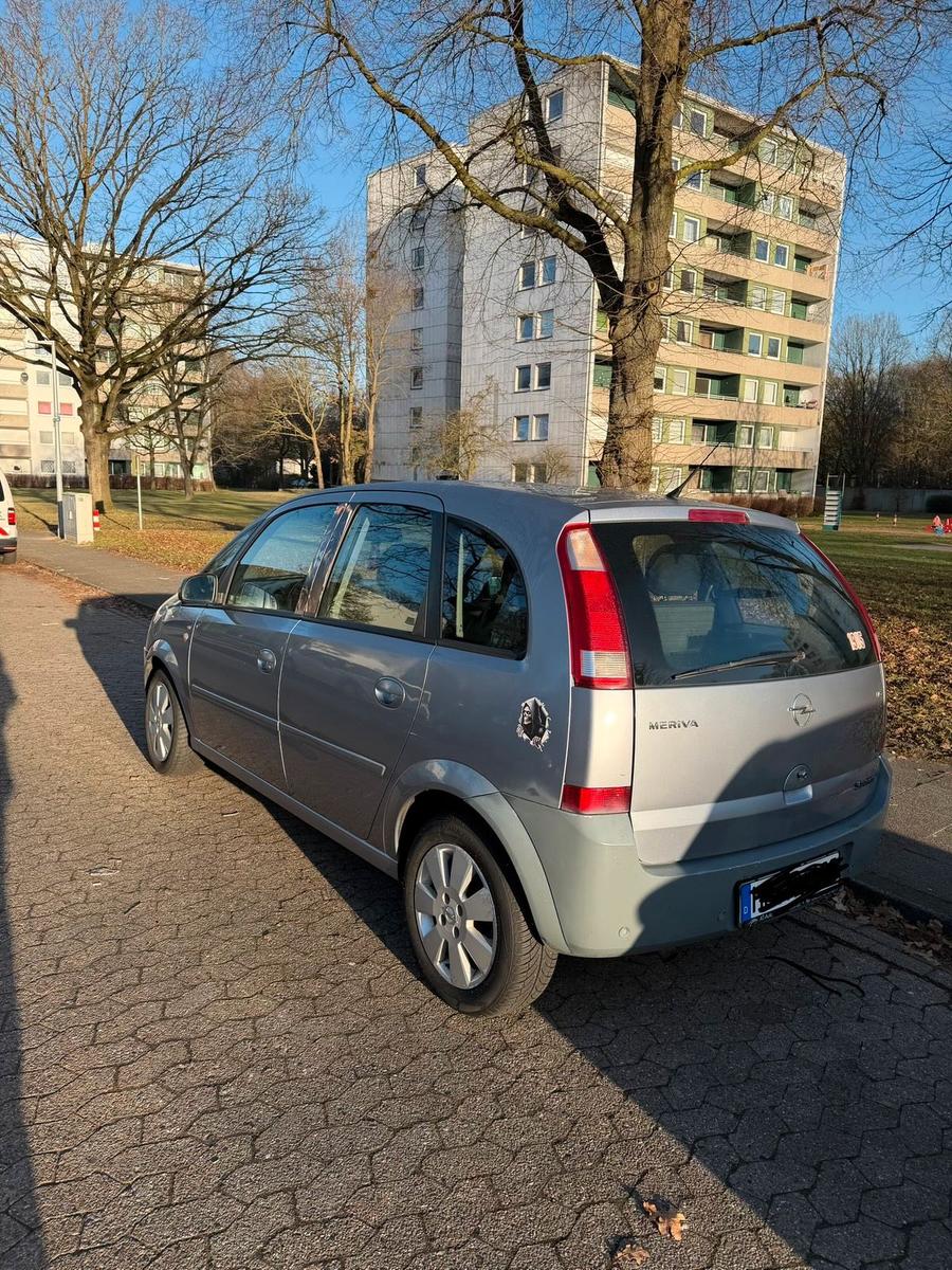 Opel Meriva 2005 — rear view