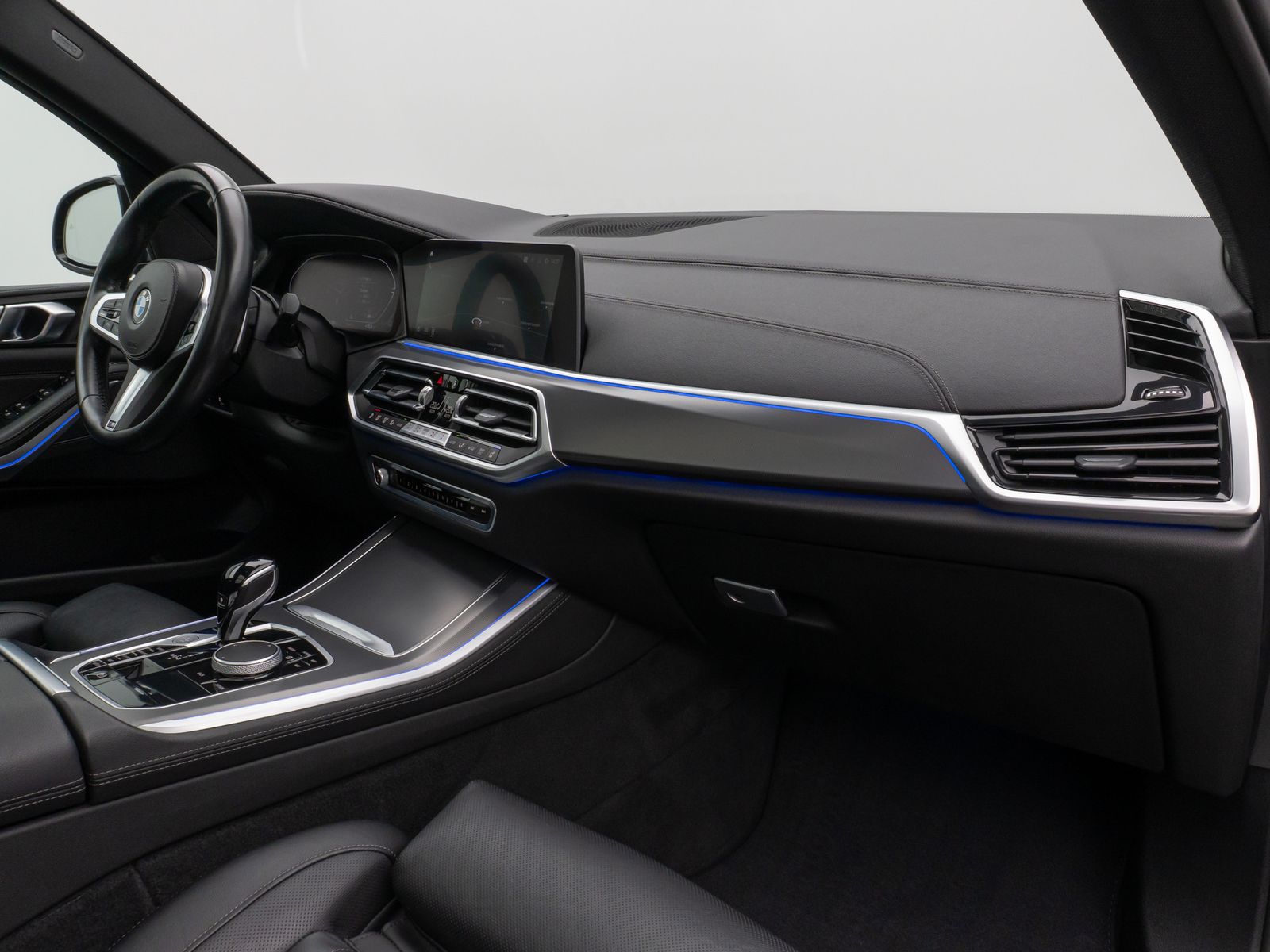 Fahrzeugabbildung BMW X5 xD40d M Sport Panorama Kamera HUD DAB HiFi