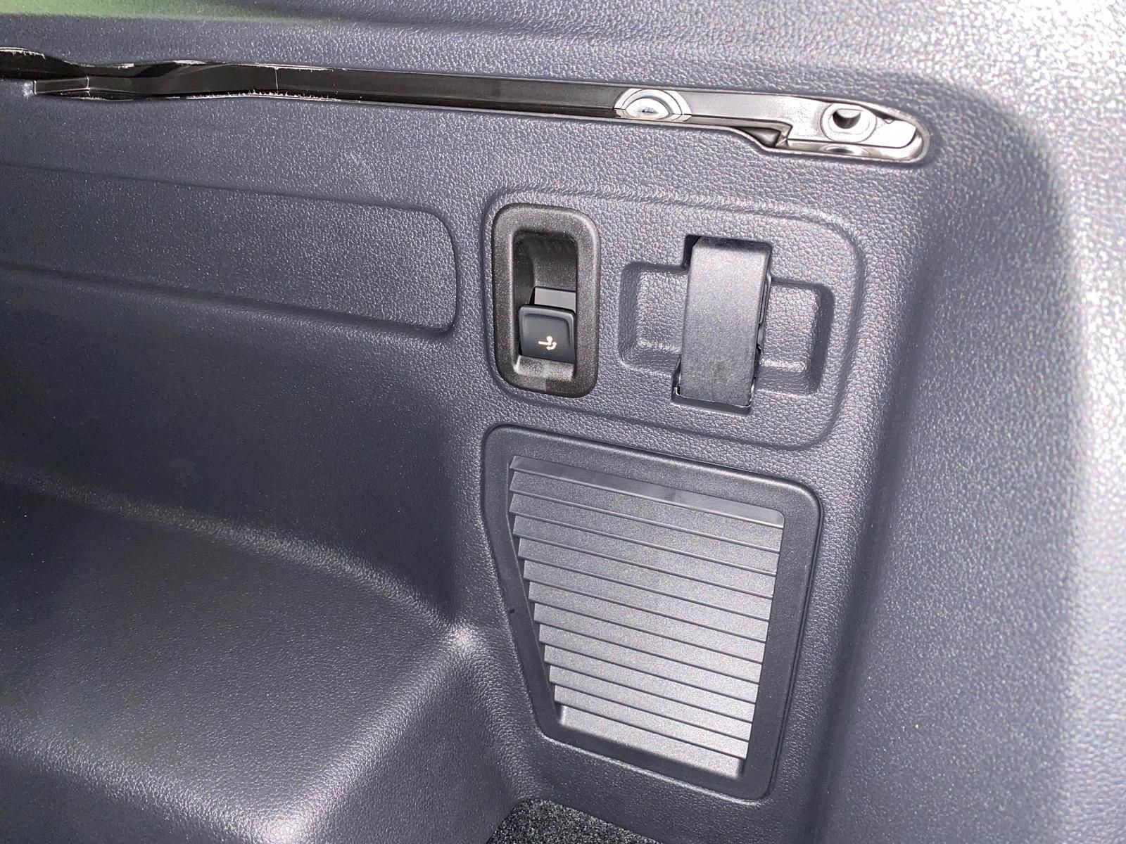 Fahrzeugabbildung Volkswagen Touran 1.5 TSI Comfortline+IQLIGHT+ACC+AHK+TOTWI