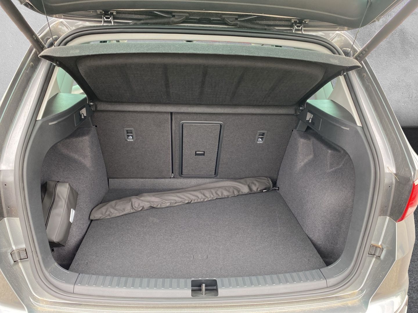 Fahrzeugabbildung SEAT Ateca FR 4Drive 2.0 TDI*NAVI*AHK*PANO*SHZ*PDC*CA