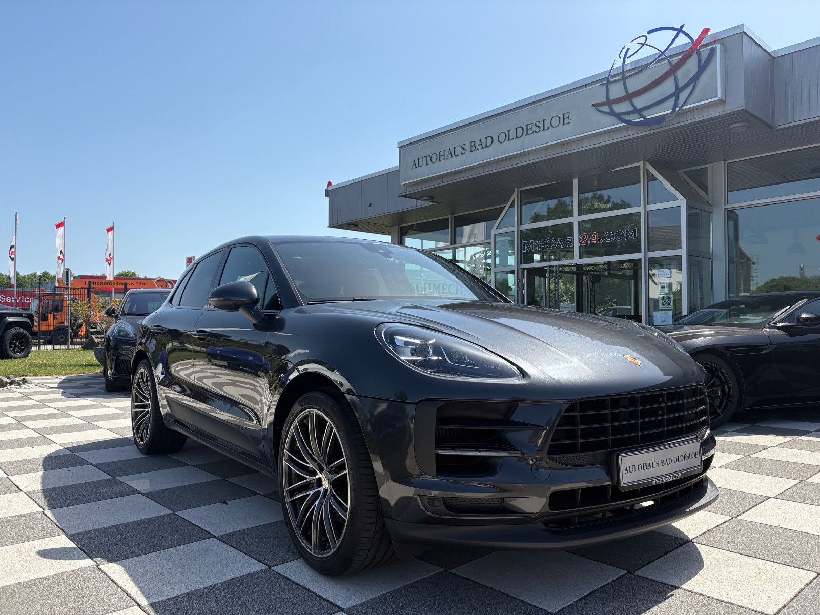 PORSCHE Macan