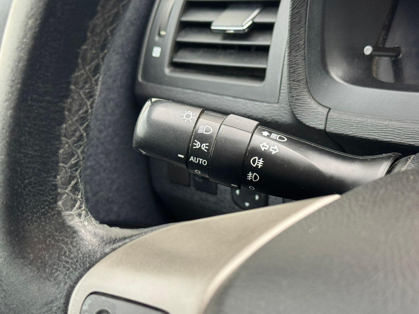 Toyota Avensis 2010 — photo 28