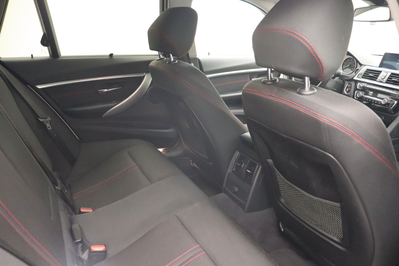 Fahrzeugabbildung BMW 320d Sport-Line