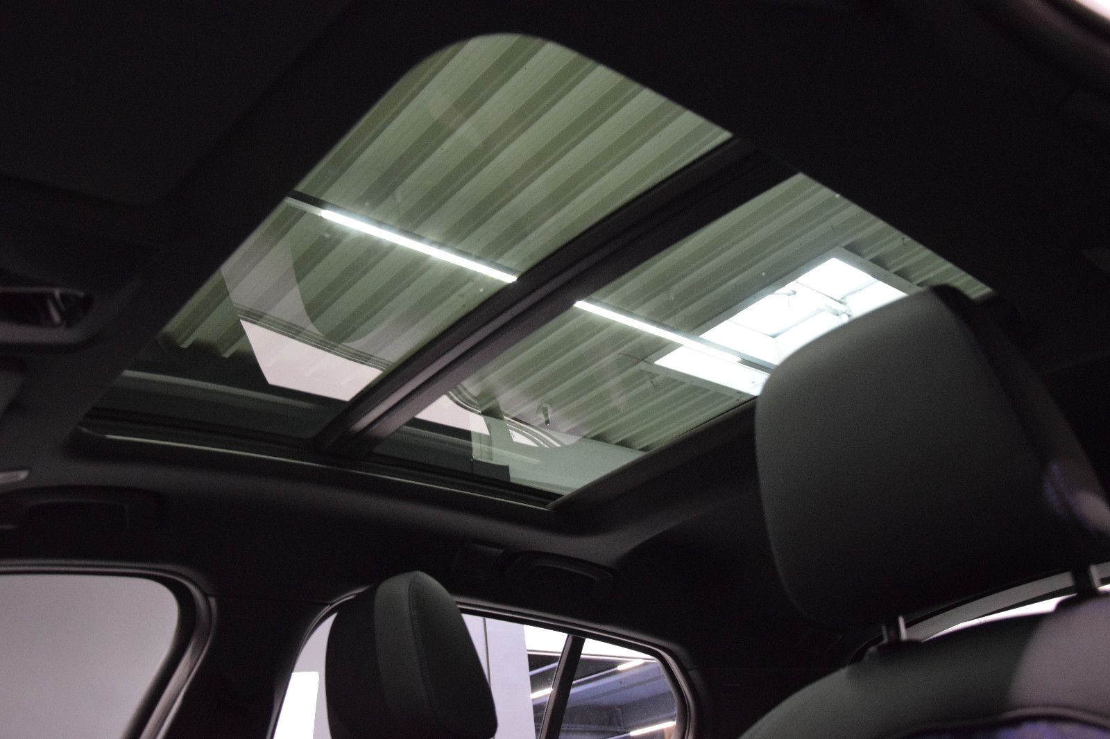 Fahrzeugabbildung BMW M135 i xDrive Panorama ACC harman/kardon HeadUp