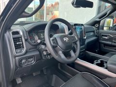 DODGE RAM 3500 Crew Cab Laramie 6.7l HO Luftfederung