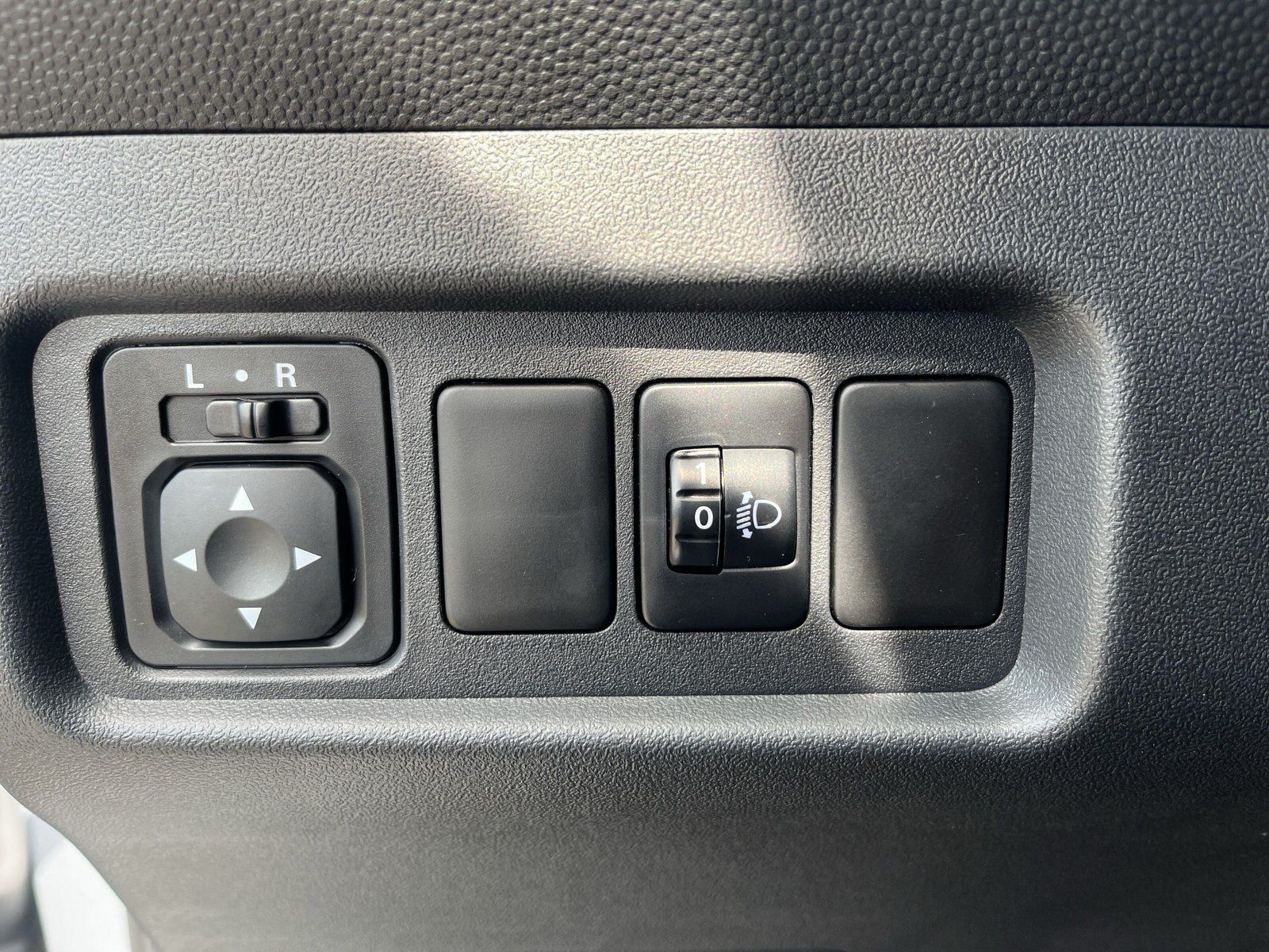 Fahrzeugabbildung Mitsubishi Space Star 1.2 SELECT KLIMA RADIO