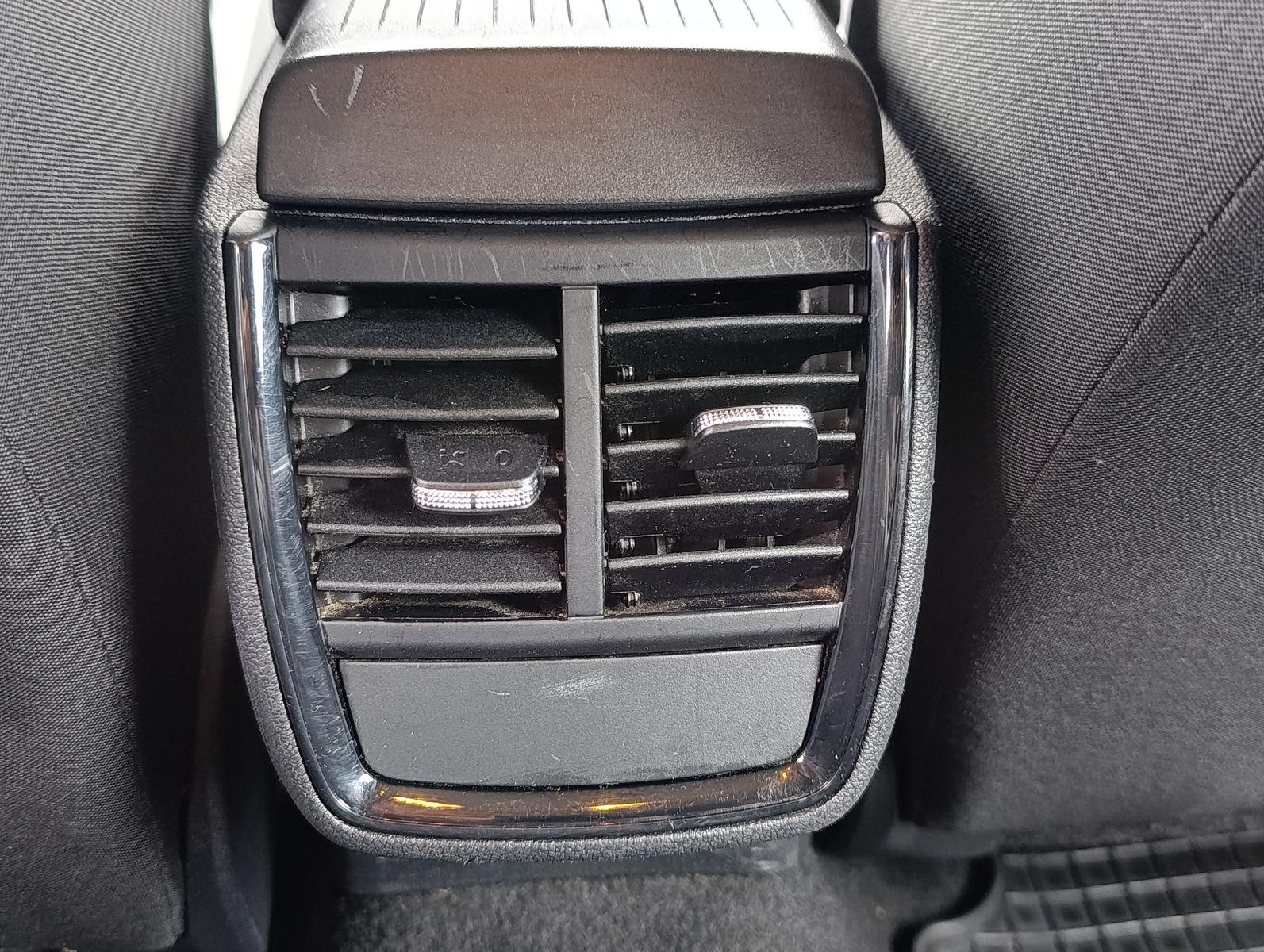 Skoda Scala Active Car Play Tempomat SHZ PDC AHK