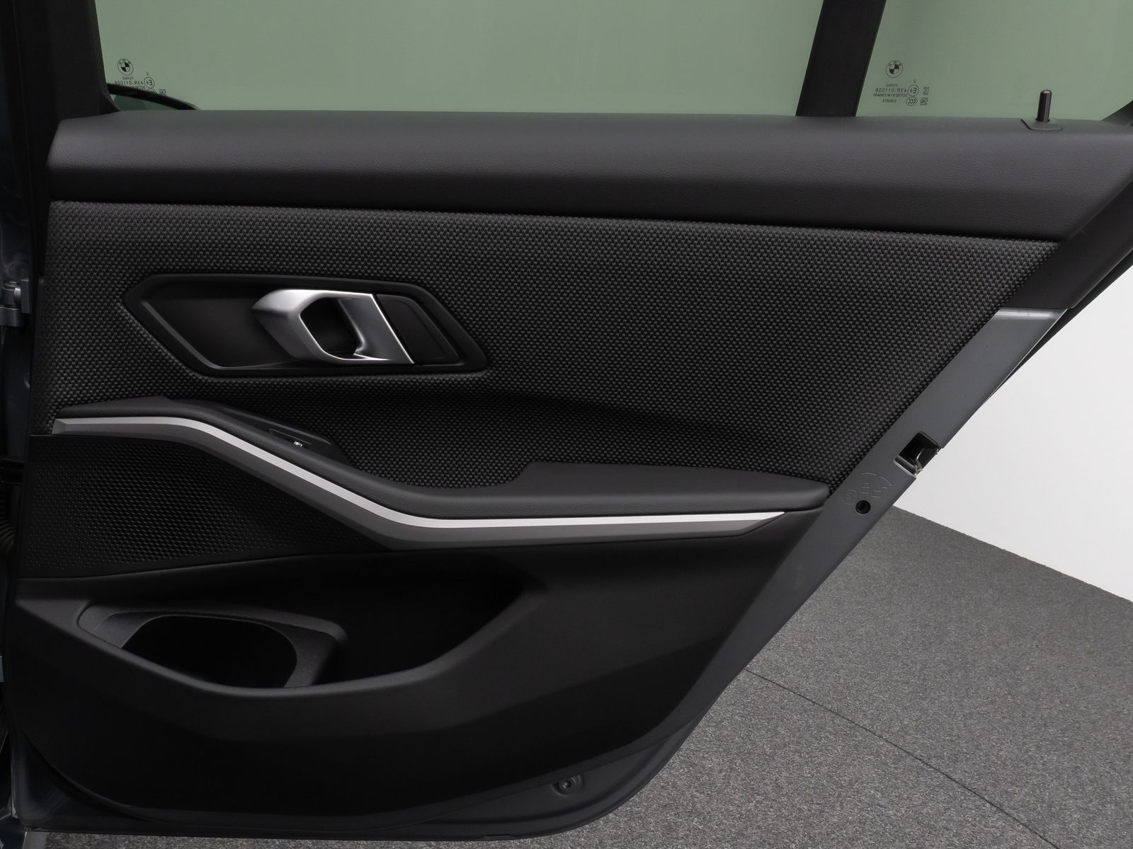 Fahrzeugabbildung BMW 320d Kamera DAB HiFi Fernlichtassist Stop&Go LED