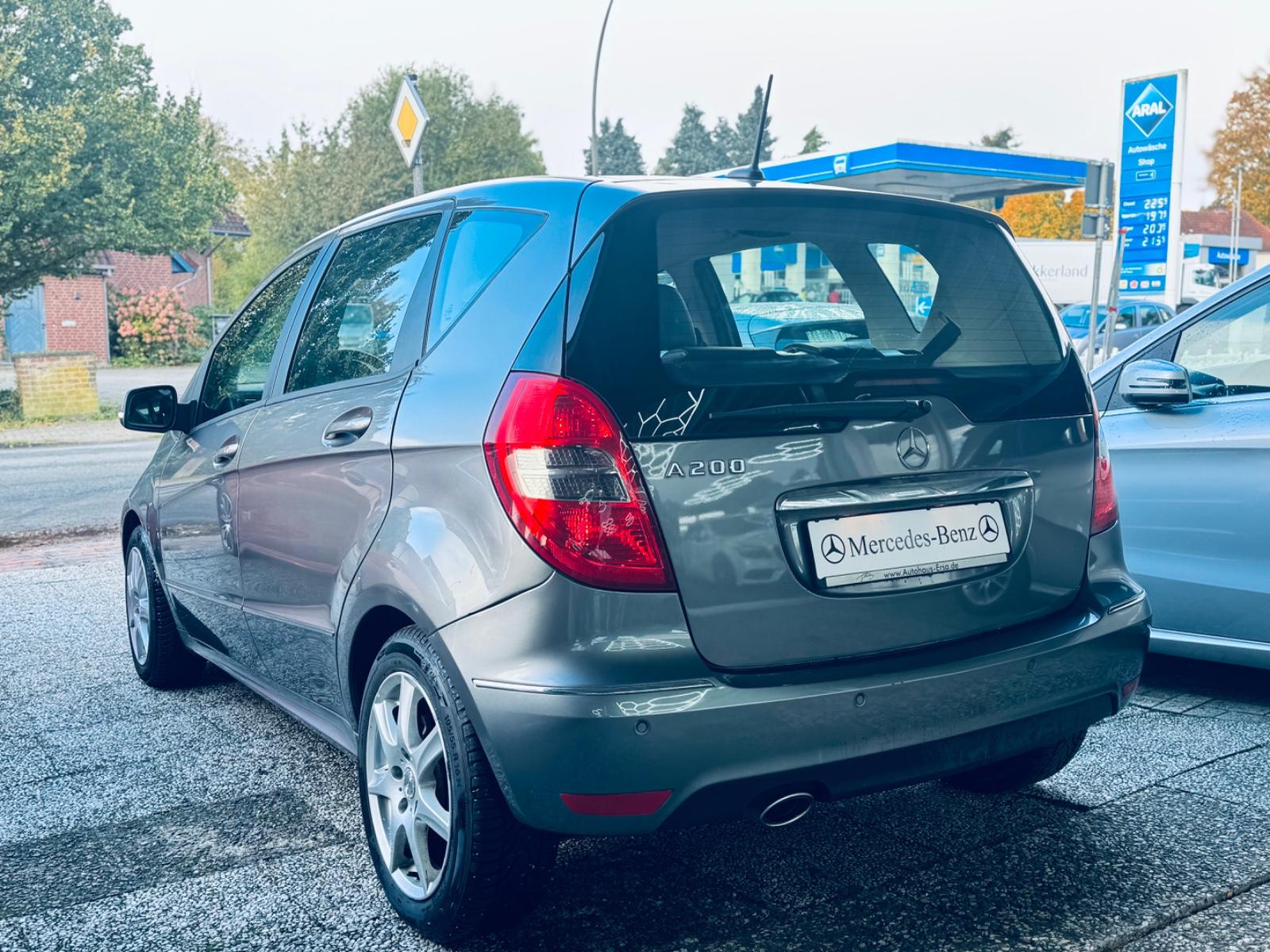 Mercedes-Benz A200 2012 — engine 2.035 cm³, 136 HP (100kW)