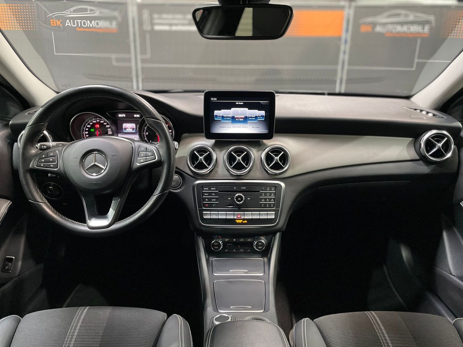Fahrzeugabbildung Mercedes-Benz GLA 220 CDI 4Matic Off-Road#Sport#LED#Ambiente#K