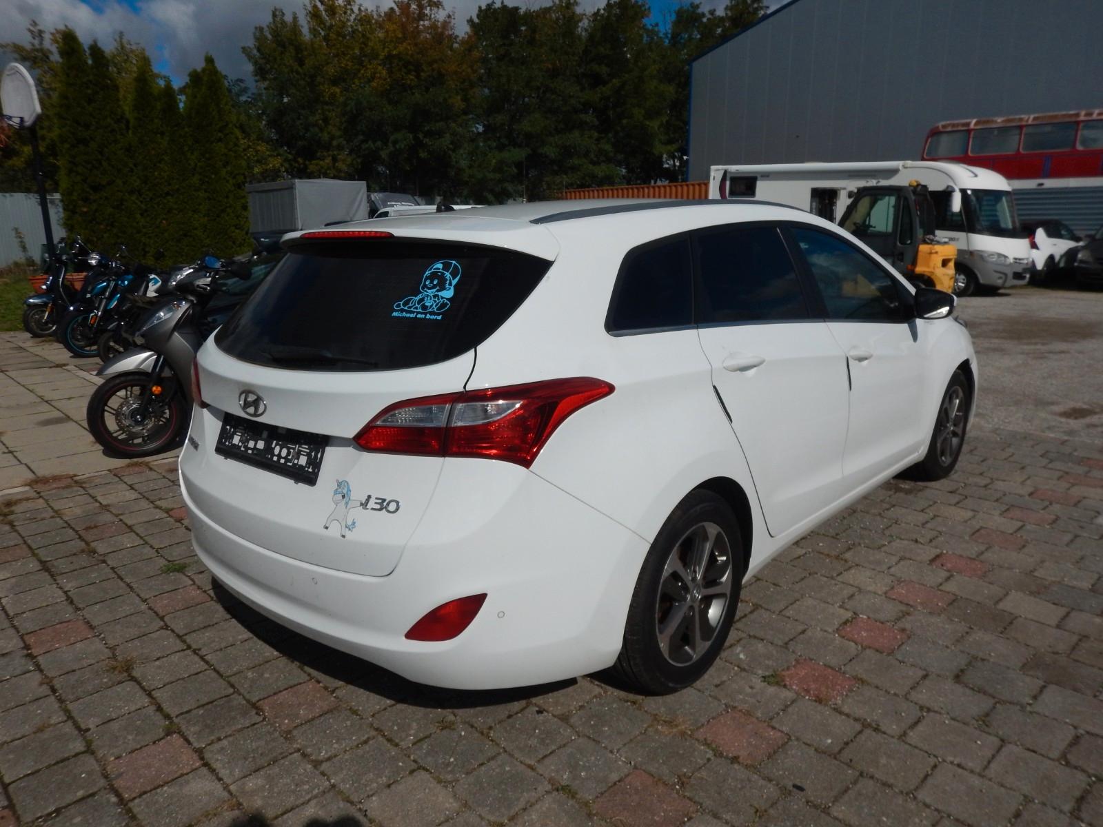 Hyundai i30 2015 — photo 15