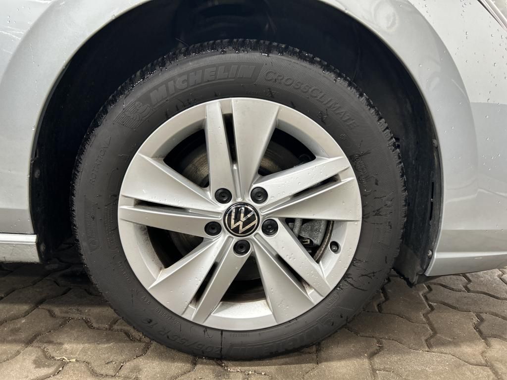 Fahrzeugabbildung Volkswagen Golf VIII Variant TDI Life DSG LED Navi AID HUD