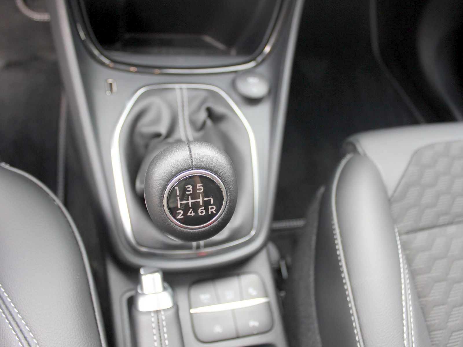 Fahrzeugabbildung Ford Puma Titanium X 1,0 EcoBoost Mild Hybrid