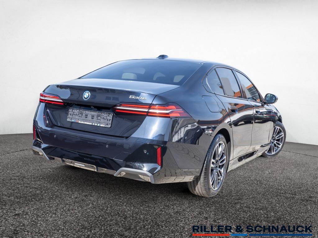 BMW 530e M-Sport NAVI AHK ACC HUD SITZBELÜFTUNG 360°