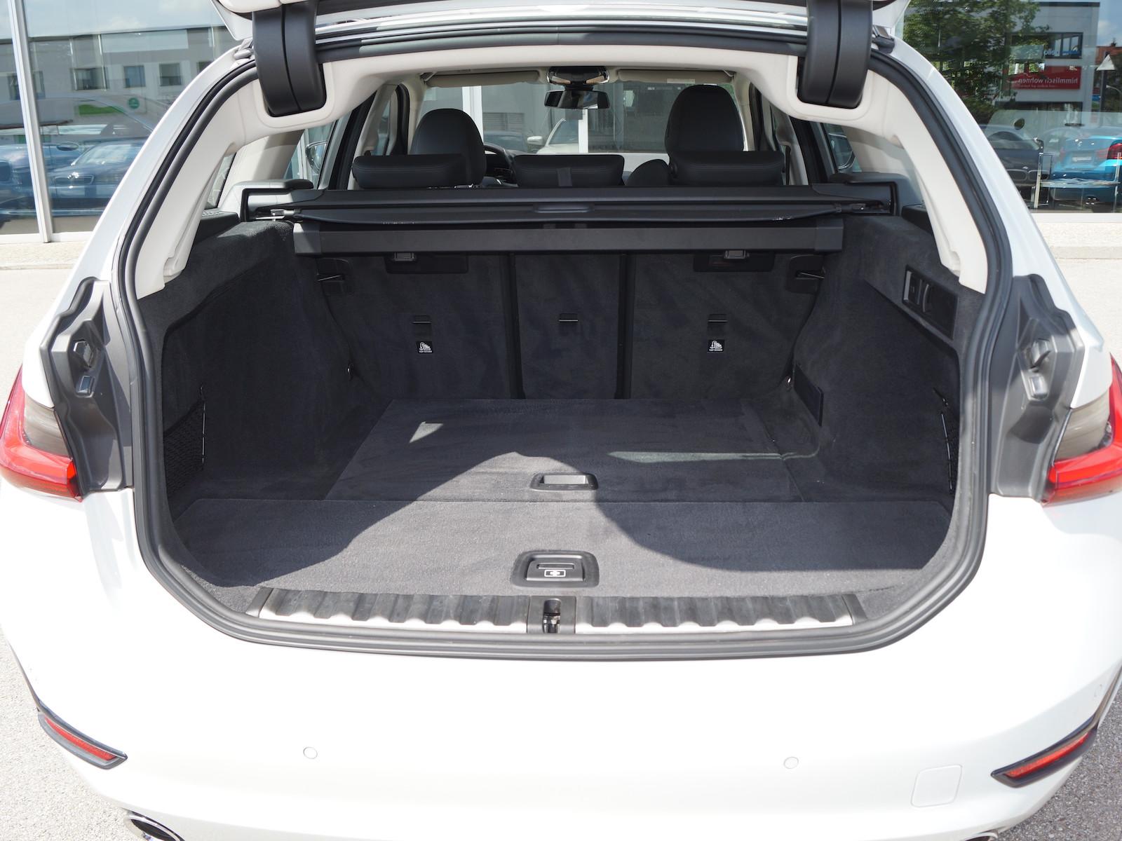 BMW 330i Aut. Tou. Sport Line * Navi * LED * Leder