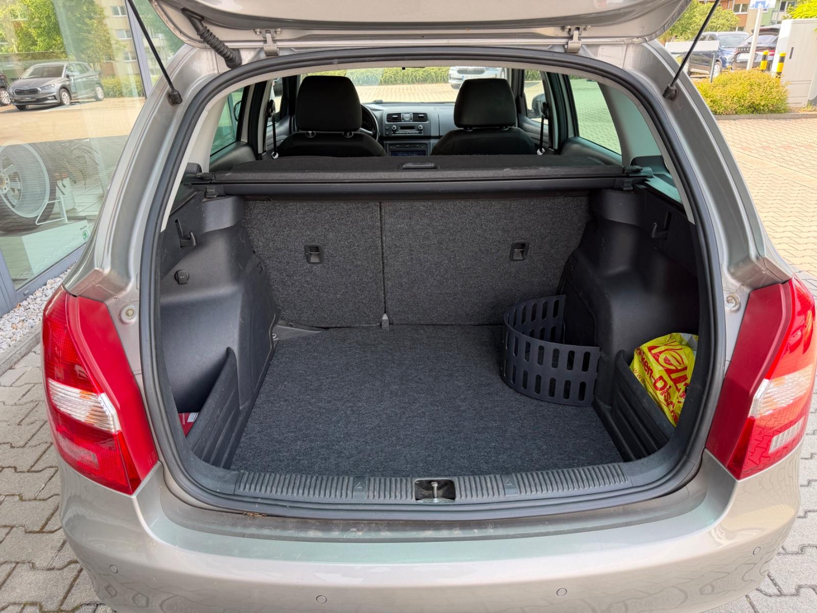 Skoda Fabia 2011 — photo 13