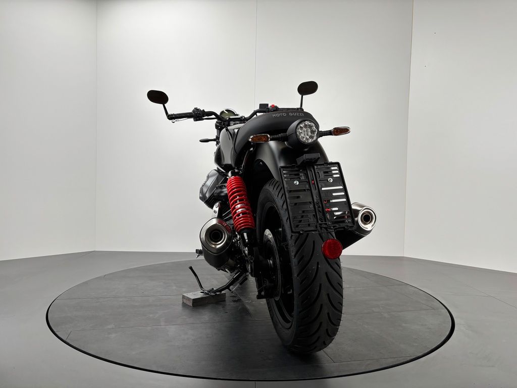 Fahrzeugabbildung Moto Guzzi V7 IV STONE SPECIAL EDITION *ARROW *NEUWERTIG