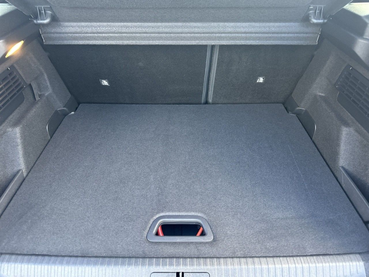 Fahrzeugabbildung Citroën ë-C4 Lim. Feel