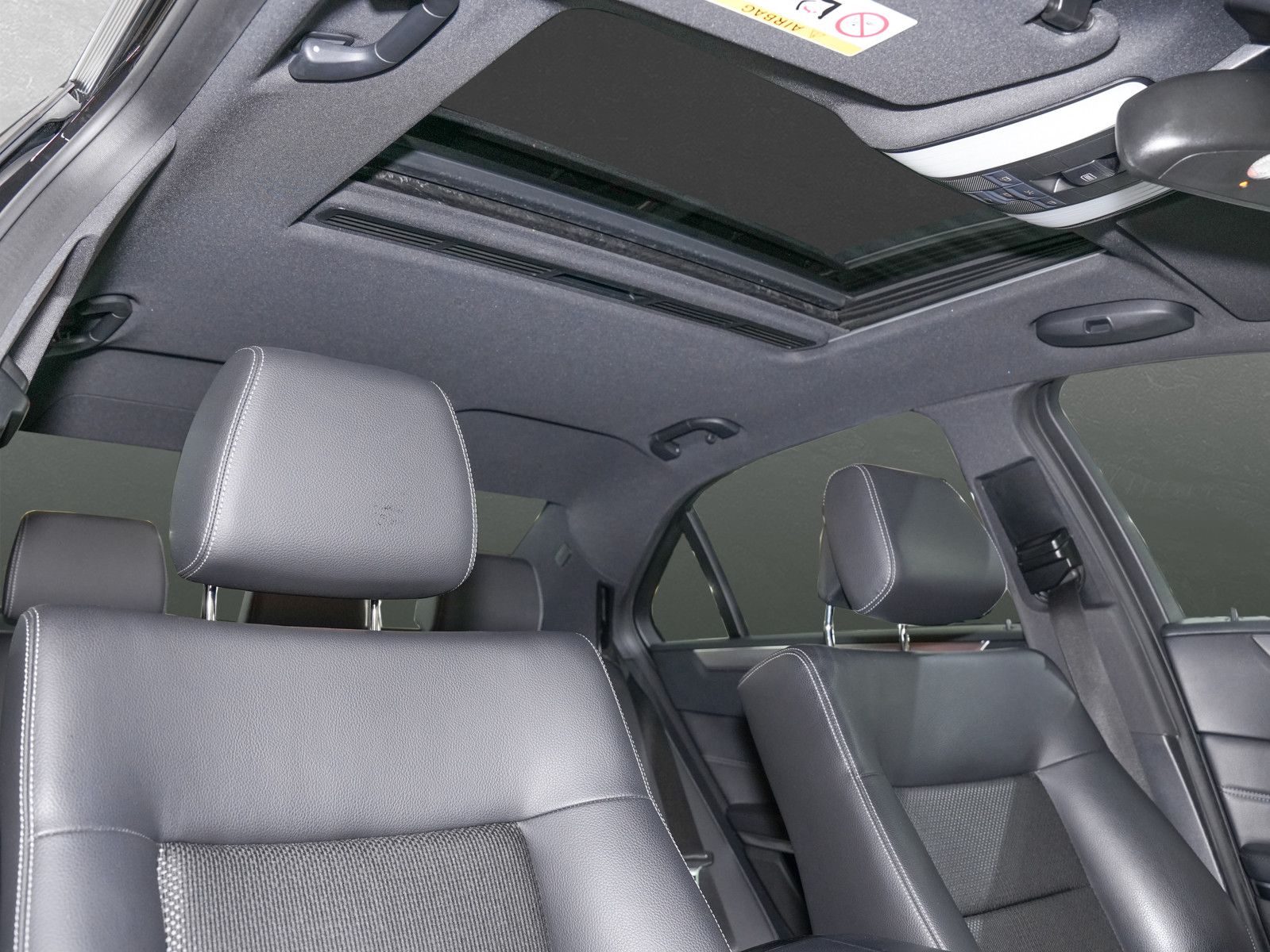 Fahrzeugabbildung Mercedes-Benz E 220 CDI Avantgarde - ILS|S-Dach|Stzhzg|Parkass