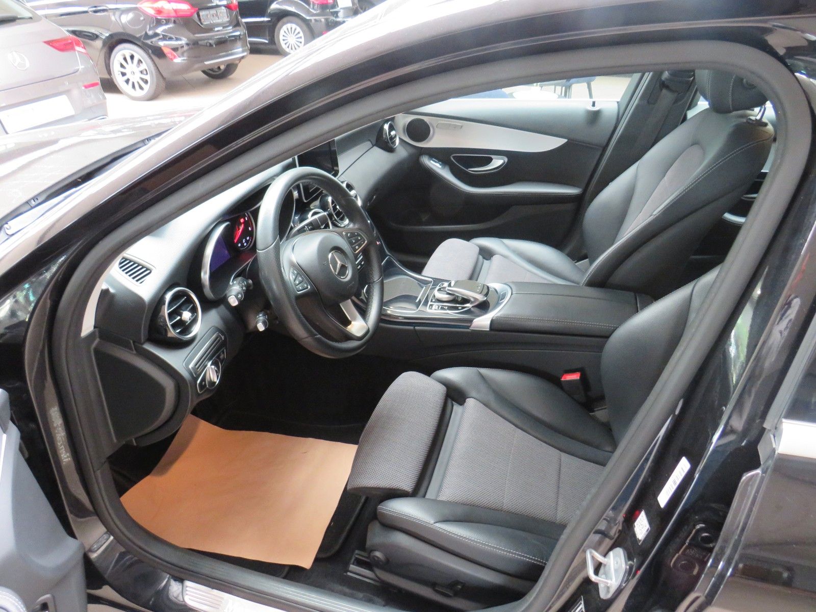 Fahrzeugabbildung Mercedes-Benz C 220 T d*LED*Fernl.*AHK*NAVI*Toten*PTS*